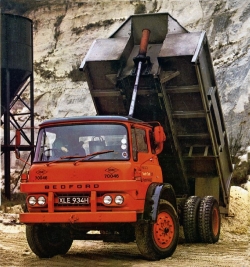 16 53061