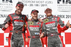 Další splněný mostecký sen – piloti tahačů Renault obsadili v nedělním pohárovém závodě celé stupně vítězů – v pořadí Markus Bosiger, Markus Oestreich a Adam Lacko.