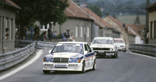 Mercedes-Benz 190 E 2.3-16 (Vojtěch/Micangeli) projíždí Bosonohami (1986)