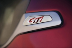 peugeot-208-gti-(8) 60317