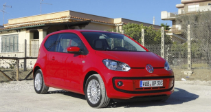 Volkswagen Up! se dvěma bočními dveřmi  a lomeným zadním oknem