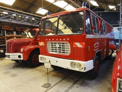 Hasičský Berliet GLAE (design Charbonneaux), za ním kapotový Berliet GLC