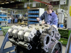 MAN vyvinul svůj nejnovější motor V8 společně s firmou Liebherr.