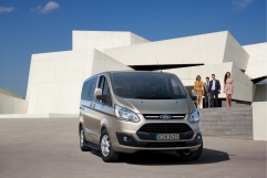 ford-tourneo-custom-01 61743