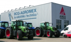 Společnost AGROMEX, která prodává zemědělskou techniku FENDT, má sídlo v blízkosti dálničního tahu D1 na okraji Prahy.