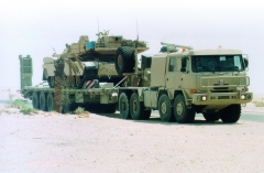 Tankový tahač T 816-6VWN9T 43 610 8x8.1R (1998) s motorem MTU 12V 183 TD 22 s maximálním výkonem 610 kW/830 k.