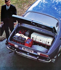 Saab 99 v prvním provedení (modelový rok 1970) a jeho zavazadlový prostor