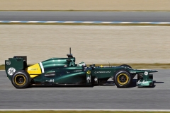 Caterham CT01 má stupňovitou příď jako většina nových vozů formule 1