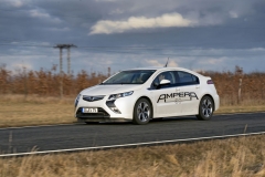Opel Ampera od GM, první sériově vyráběný osobní elektromobil s prodlužovačem dojezdu