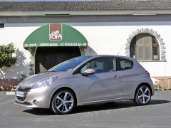 Peugeot 208 Féline 1.6 e-HDi 115