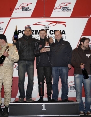 Posádka týmu Mirage Motorsport dojela na prvním místě celkové klasifikace – zleva Atila Danko, Jiří Procházka a Petr Hanke