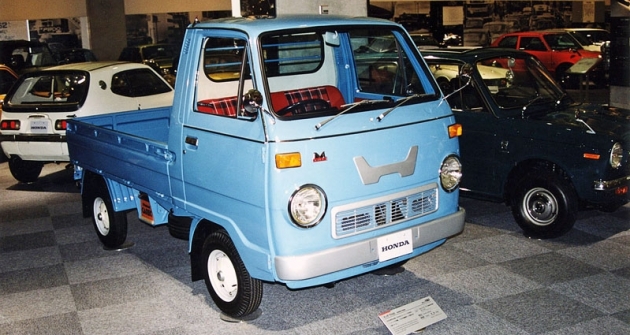 Honda TN360, evoluce prvního typu s dvouválcem  354 cm3 z roku 1967