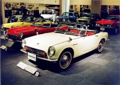 Honda S500 Sports, roadster se čtyřválcem 531 cm3 a řetězovým pohonem (1963)