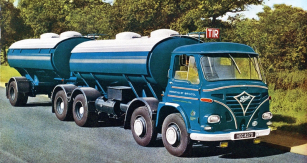 Foden 10-Wheeler  pro přepravu 27 276 litrů vína (dvoudobý motor FD6; 225 k) 