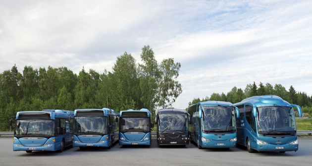 Sortiment autobusů a autokarů Scania zahrnuje vše, co je v oboru obvyklé (na snímku nejsou vozidla z produkce spolupracujících karosáren a doubledeckery)