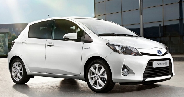 toyota-yaris-hybrid 64847