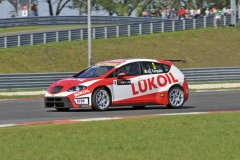 Gabriele Tarquini (Seat León), první vítěz na Slovensku