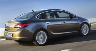 opel-astra-2103-4dv-3 65135