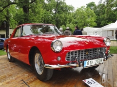 Ferrari 250 GT s karoserií podle návrhu Pininfarina (1959)