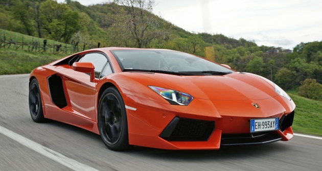 01-aventador 65585