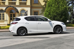 03-lexusct200h 65694