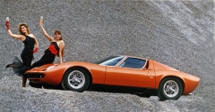 Lamborghini Miura při oslavě třicátin v roce 1996