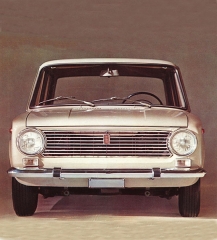 Fiat 124 měl skromnou, ale sympatickou tvář