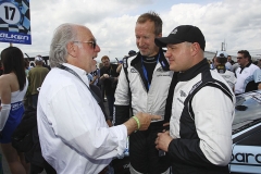 David Richards, šéf Aston Martin Racing a Prodrive, v rozhovoru s Tomášem Engem a Oliverem Mathaiem