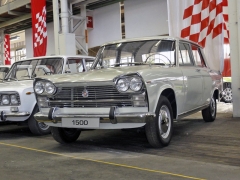 Seat 1500 v provedení Bifaro (zdvojené světlomety; 1971)