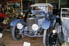 Vauxhall Prince Henry model 1914, jeden z nejoriginálnějších v muzeu (majitelka koupila nový a v roce 1923 odložila; čtyřválec OHV 3969 cm3)