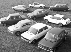Osmičlenná rodinka vozů Fiat 128, vzadu X 1/9