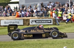 Tom Kristensen na Lotusu 98T (ex-Senna; 1986)