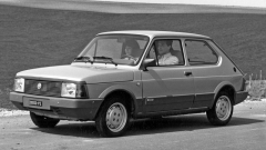 Bohatě oplastovaný Fiat 127 Super ročníku 1982