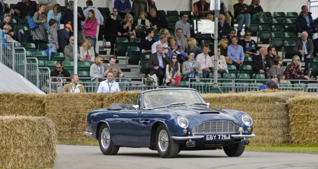 Aston Martin DB6 Mk II Volante (1969), vítěz soutěže elegance v Goodwoodu Aston Martin DB6 Mk II Volante (1969), vítěz soutěže elegance v Goodwoodu
