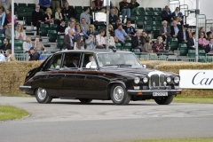 Limuzína Daimler DS 420 na základě Jaguaru 420 G, jedna ze závěrečné čtyřkusové série (1992)