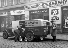 Skříňová Škoda 104 pro sodovkárny v Praze-Košířích (1933)