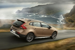 volvo-v40-cross-country-04 68854