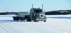 zo5slh-truck-on-the-ice-road 70332