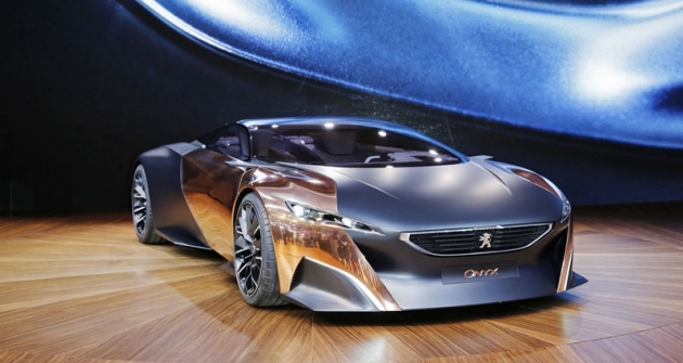 Hvězdou stánku Peugeot na autosalonu v Paříži byl koncepční vůz Onyx se vznětovým motorem ze sportovního prototypu pro 24 h Le Mans