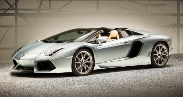 lamborghini-aventador-roadster-01 70954