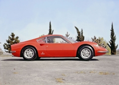 Dino 206 GT (později 246 GT) byl levnější značkou, pro kterou Ferrari využil jméno svého předčasně zesnulého syna (1967)