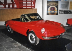 Alfa Romeo Spider Duetto (1966), legenda navržená a vyrobená u Pininfariny ve více než sto tisících exemplářů