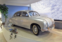 Tatra 600 Tatraplan s plochým čtyřválcem OHV 2.0/38 kW (52 k) z let 1947 – 1952