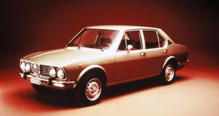 Alfetta debutovala v roce 1972; měla být o rok dříve, ale přednost dostal Alfasud