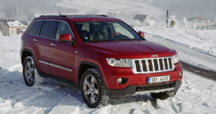 Jeep Grand Cherokee 5.7 Overland, nejsilnější a nejlépe vybavená standardní verze (mimo SRT-8, ovšem)