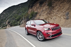 Pro modelový rok 2012 se vrátila sportovní verze Grand Cherokee SRT-8, tentokrát s ještě větším motorem 6.4 Hemi V8 o výkonu 346 kW (470 k).