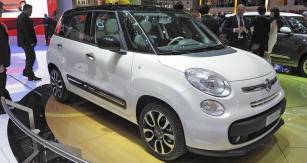 Fiat 500 L se představil v březnu v Ženevě a v červenci začala sériová výroba v Kragujevacu