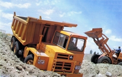 Pegaso 3078, speciální sklápěč 6x6 s motorem 191 kW (260 k) a užitečnou/celkovou hmotností 23,5/33,5 tuny (rok 1977)