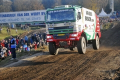 Poslední evolucí DAF je speciál týmu xDakar pro Petera van den Bosche, vynikající lehkou stavbou podvozku a podélnými rameny tuhých náprav Sisu