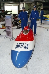 NSU Baumm IV se čtyřdobým dvouválcem 250 cm3 neuspěl (převrátil se při 330 km/h, samonosná konstrukce však jezdce zachránila)